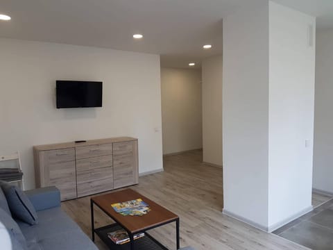 Communal lounge/ TV room, Living room, Seating area