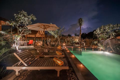 Garden, On site, Garden view, Pool view, Swimming pool, Sunset