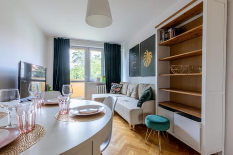Bed, Living room, Bedroom