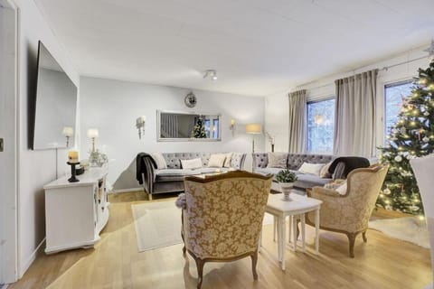 Communal lounge/ TV room, Living room