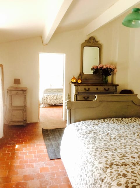 Fontaine-de-Vaucluse : maison avec vues House in Fontaine-de-Vaucluse