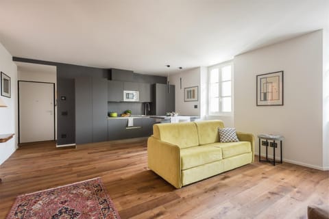 Kitchen or kitchenette, Living room