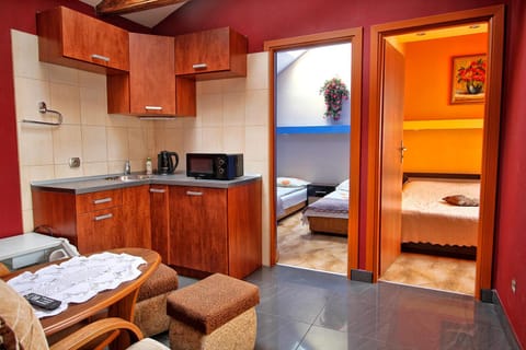 Kitchen or kitchenette, Photo of the whole room