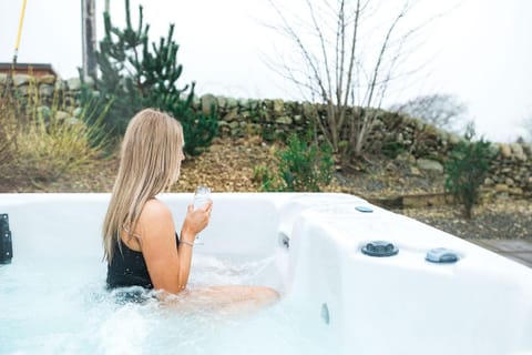 Property building, Hot Tub