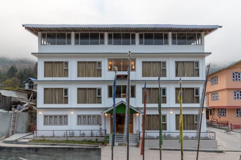 Facade/entrance
