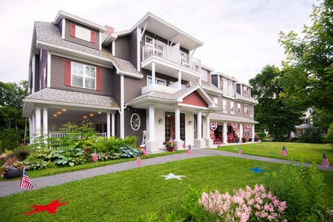 Property building, Facade/entrance, Summer