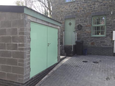 Ash Cottage Nature lodge in Wales