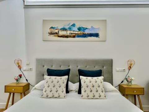 Bed, Decorative detail, Bedroom