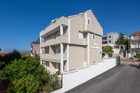 Apartment Villa Franko Maris Apartment hotel in Podstrana