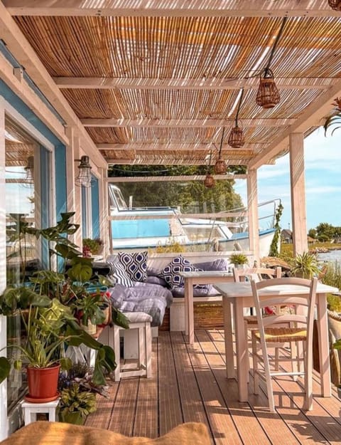 Restaurant/places to eat, Natural landscape, Balcony/Terrace, Lounge or bar