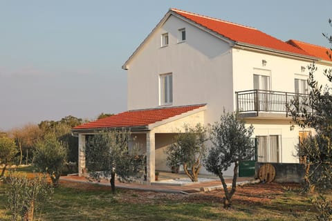 Holiday Home Hrast House in Šibenik-Knin County, Croatia