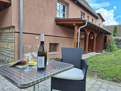 Property building, Summer, Garden