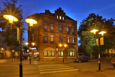 Facade/entrance