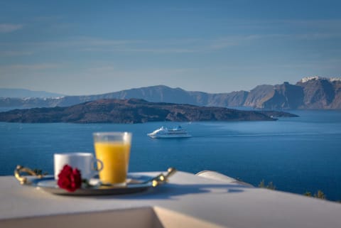 Spring, Day, Winter, Summer, Balcony/Terrace, Autumn, Landmark view, Mountain view, Sea view, Non alcoholic drinks, Seasons