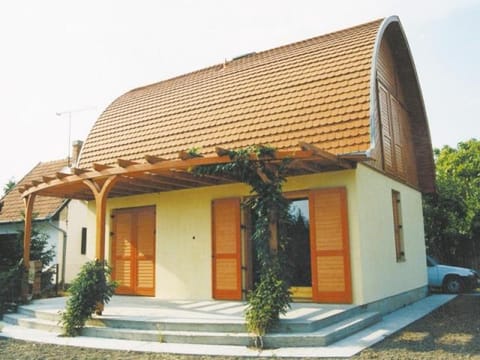 Facade/entrance, Balcony/Terrace