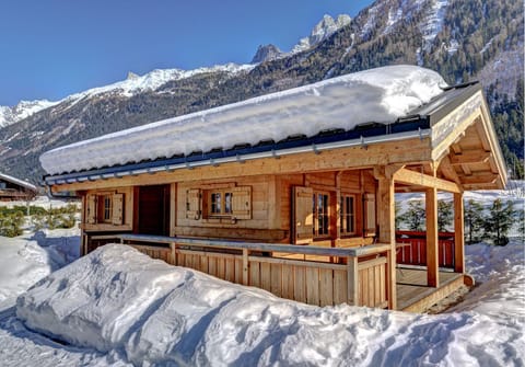 Facade/entrance, Winter