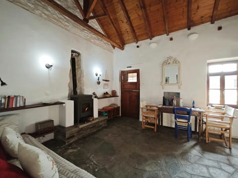 Traditional Greek Cottage Nature lodge in Halkidiki