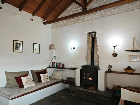 Traditional Greek Cottage Nature lodge in Halkidiki