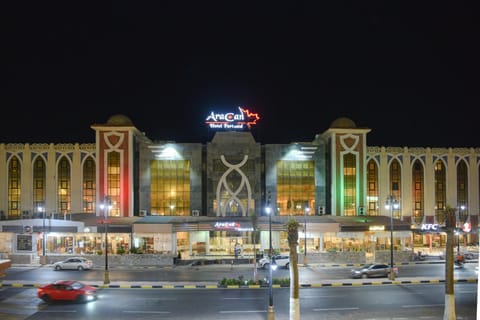 Property building, Nearby landmark, Neighbourhood