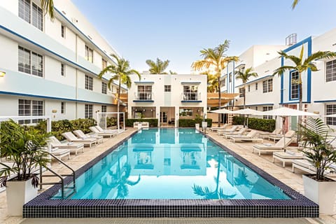 Patio, Pool view, Swimming pool, sunbed