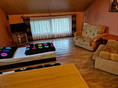 TV and multimedia, Seating area