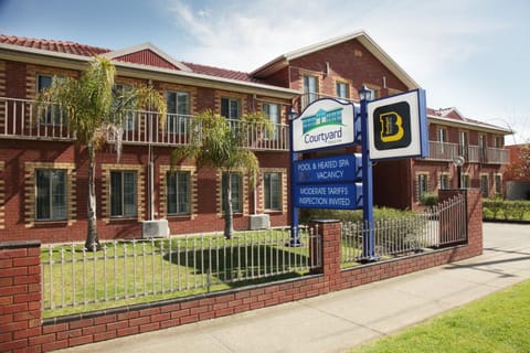 Property building, Day, Property logo or sign, Street view