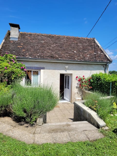Gîte Le Four à Pain, 2 chambres, 2km du centre de Dole, House in Dole
