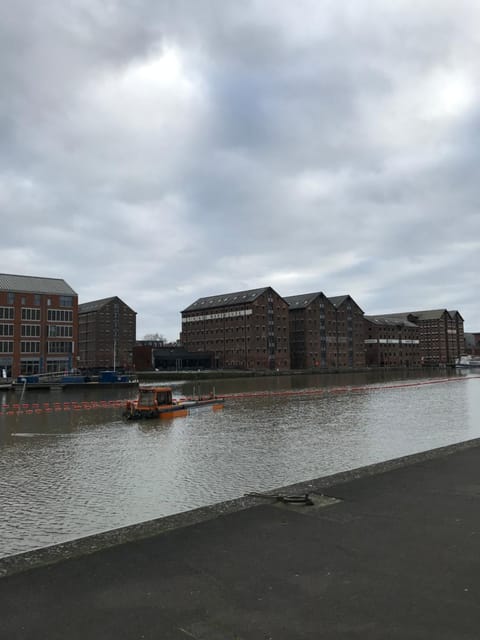 1 bed river apartment on the docks Apartment in Gloucester