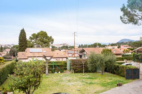 Garden view, Sea view