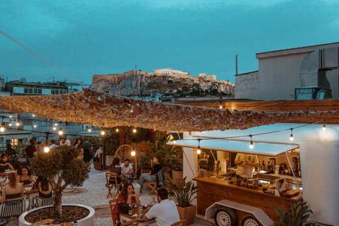 Coffee/tea facilities, Lounge or bar, Area and facilities