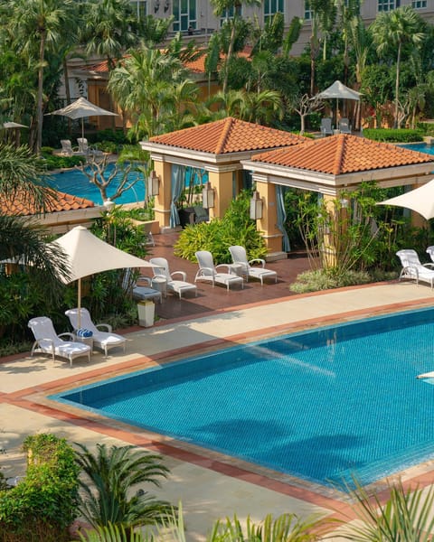 Swimming pool, Swimming pool