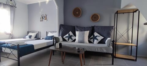 Living room, Photo of the whole room, Seating area