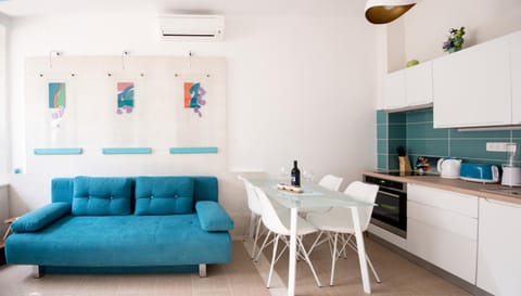 IBIS Your Cosy Oasis With Private Parking and Patio Apartment in Split