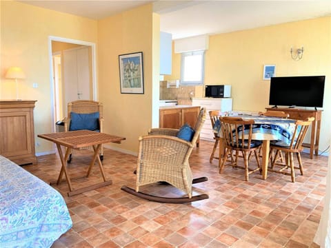 Quiberon - Appartement 2 pièces avec balcon, parking et animaux acceptés - FR-1-478-74 Apartment in Quiberon