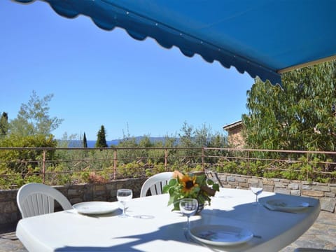 Villa californienne 4 chambres, terrasse vue mer, parking, animaux admis - FR-1-251-310 House in Le Lavandou