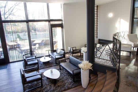 Lobby or reception, On site
