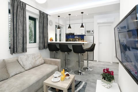 Kitchen or kitchenette, Living room, Dining area