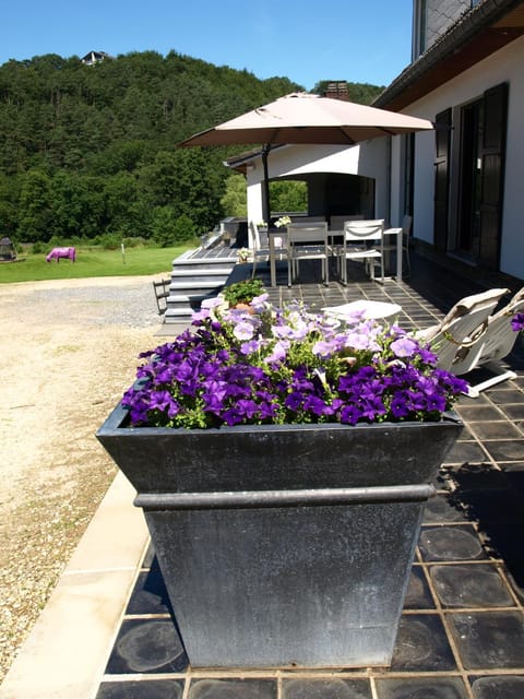 Day, Natural landscape, Garden, Balcony/Terrace, Garden view, Mountain view