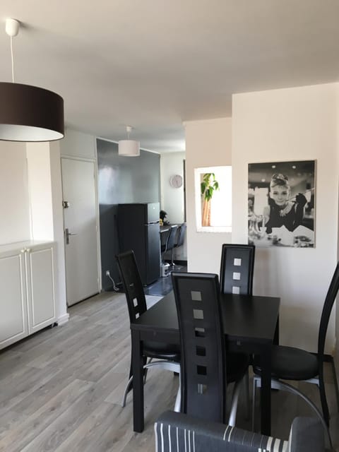 APPARTEMENT Deux chambres Salon Parking Rouen Kindarena Apartment in Rouen