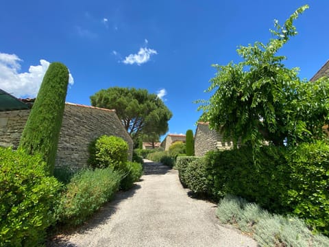 Bastidon à Gordes avec piscine Apartment in Gordes