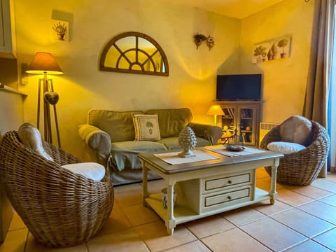 Bastidon à Gordes avec piscine Apartment in Gordes