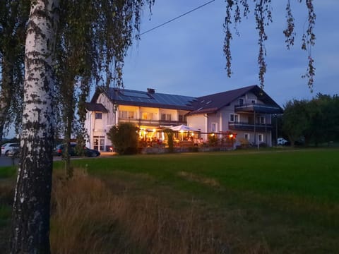 Property building, Restaurant/places to eat