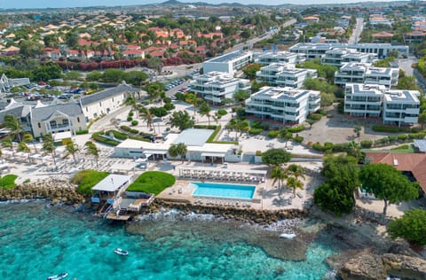 Property building, Restaurant/places to eat, Swimming pool