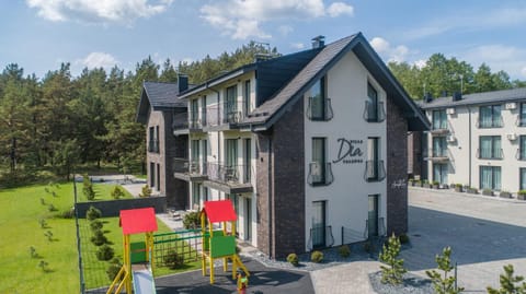 Property building, Day