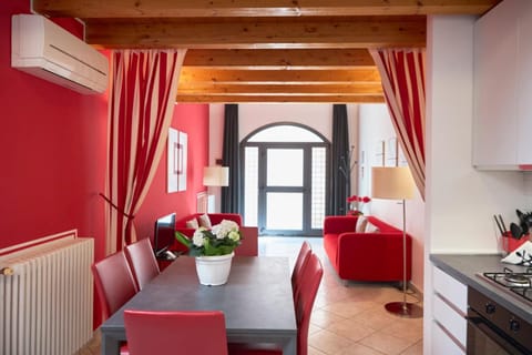 Kitchen or kitchenette, Dining area, kitchen