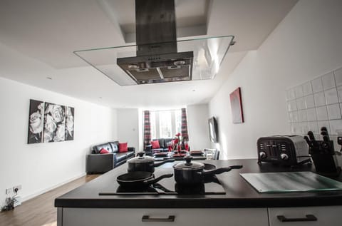 Orange Apartments Polmuir Gardens Only 7 minutes to City Centre Apartment in Aberdeen