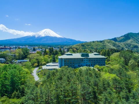 Property building, Natural landscape, Bird's eye view, Summer, On site, Mountain view