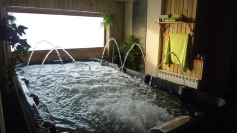 Activities, Hot Tub
