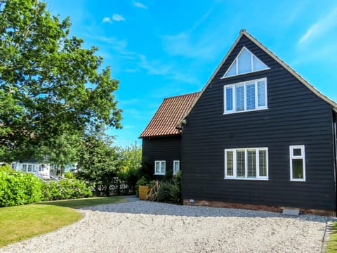 Meare House House in Leiston