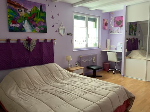 Bed, Bedroom